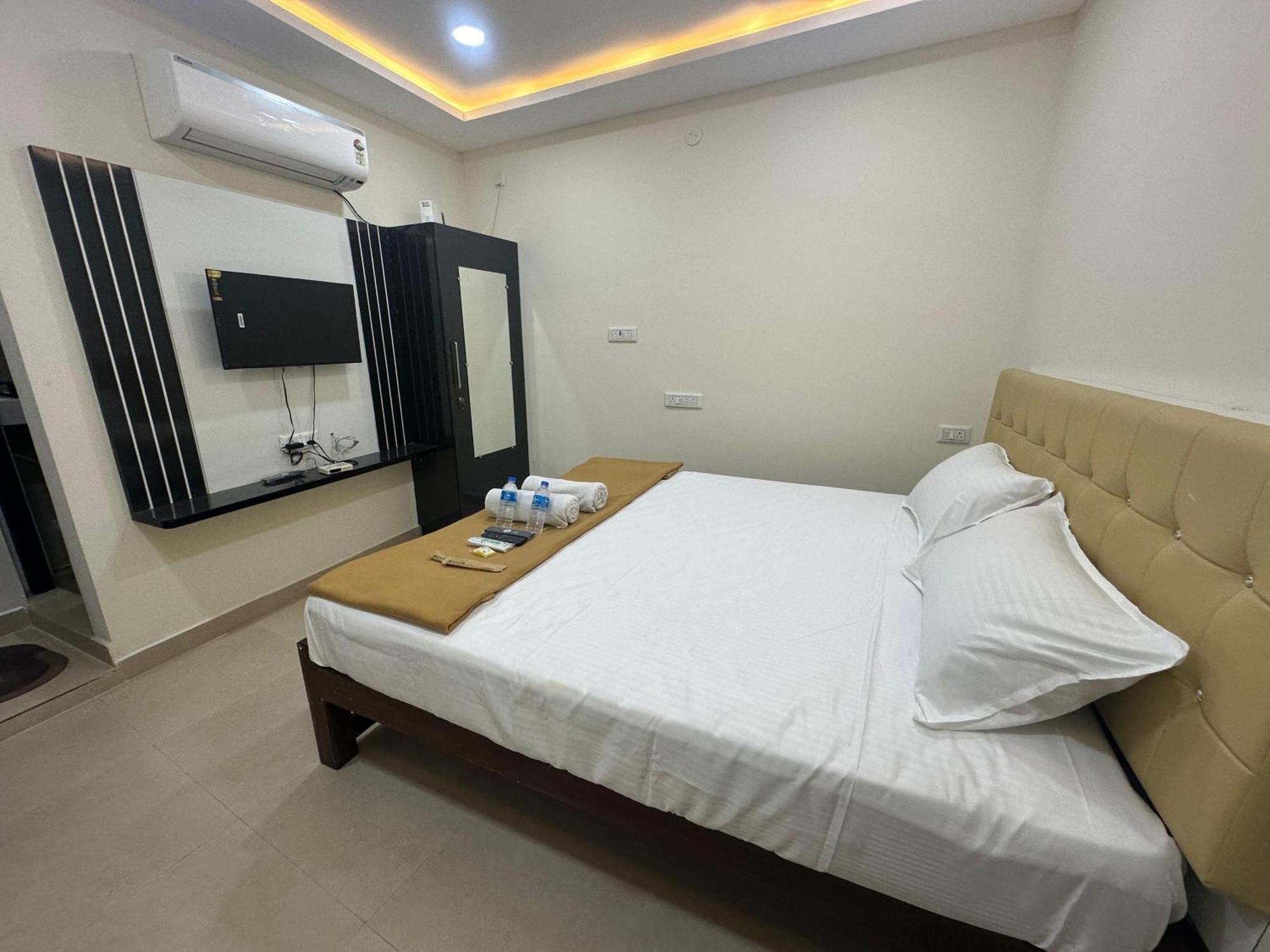 Mahadeepam Residency Villa Tiruvannamalai Room photo