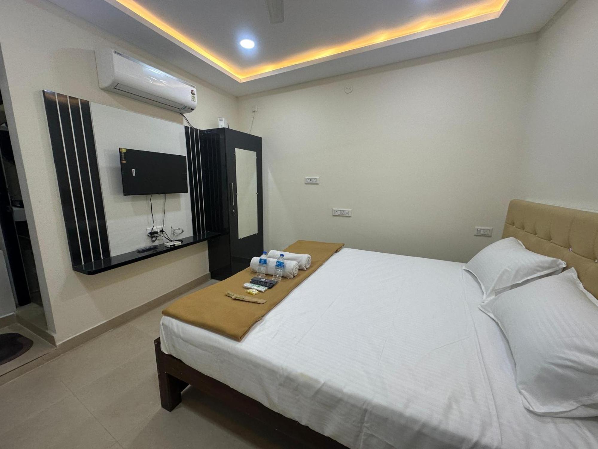 Mahadeepam Residency Villa Tiruvannamalai Exterior photo